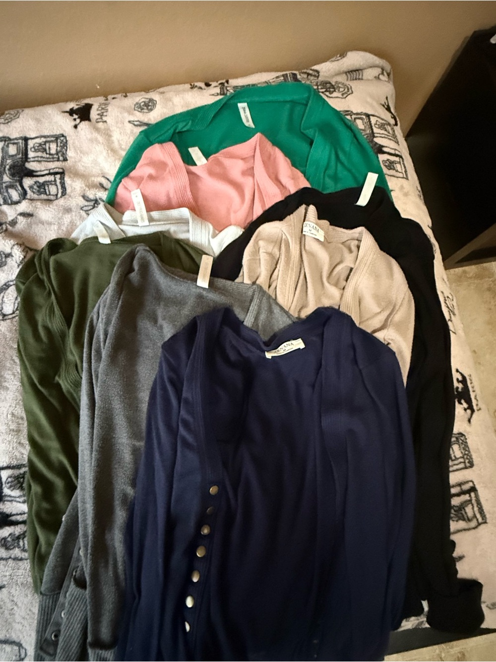 8 Assorted Womenโs Sweaters - Navy, Gray, Olive, Pink, Green, Beige, Black